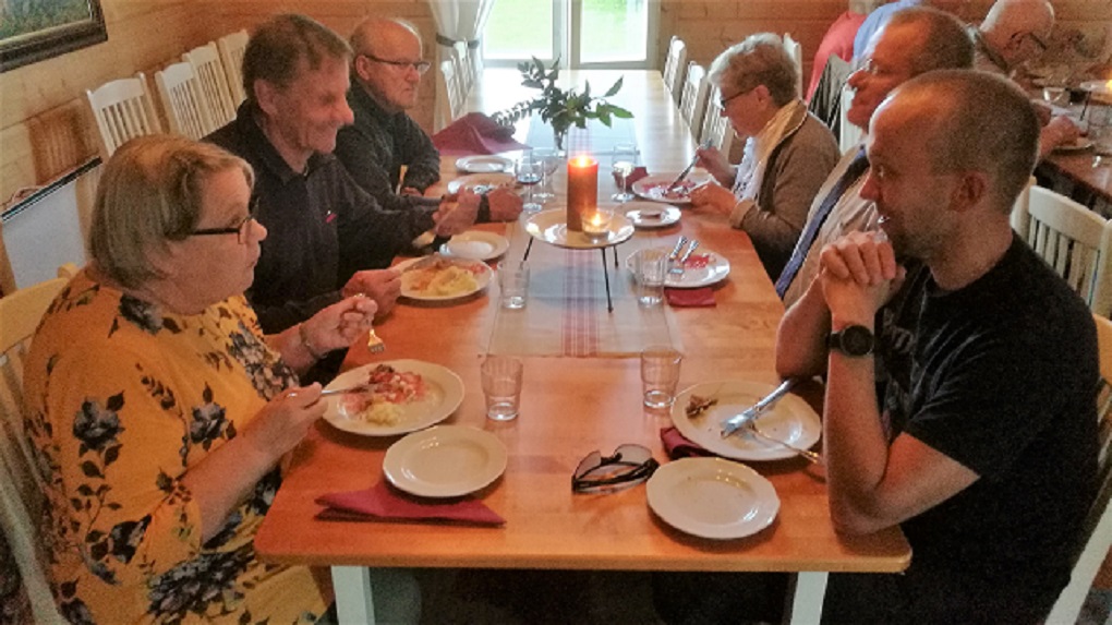 päivällinen 1